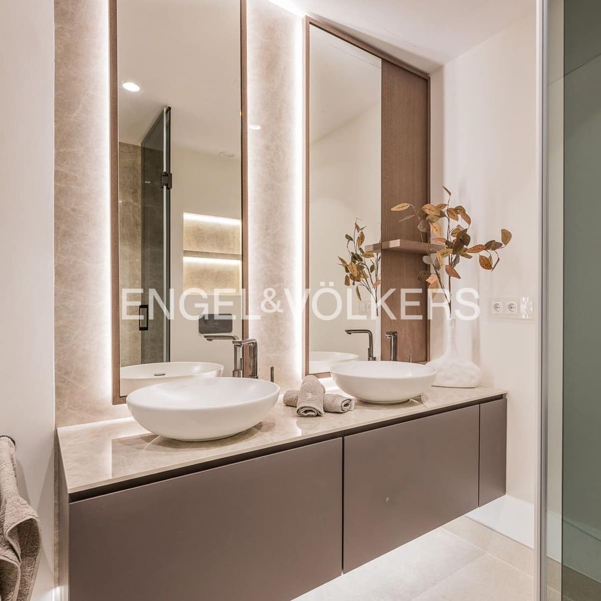 3 quarto Apartamento para venda em Estepona com piscina garagem - 1 995 000 € (Ref: 9733521)