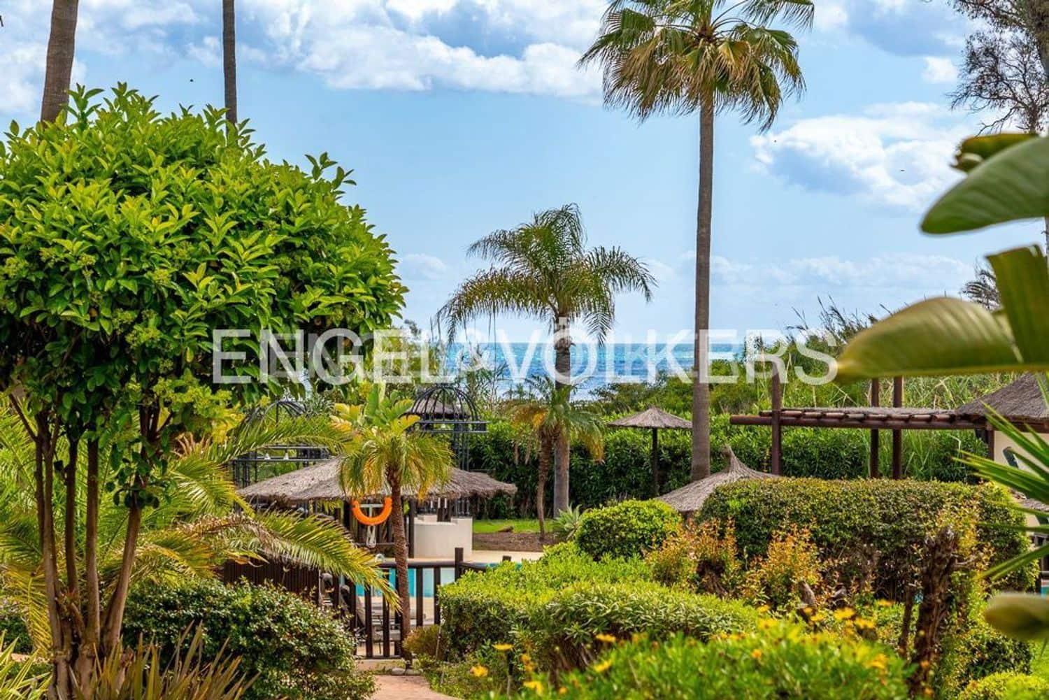 3 quarto Apartamento para venda em Estepona com piscina garagem - 1 995 000 € (Ref: 9733521)