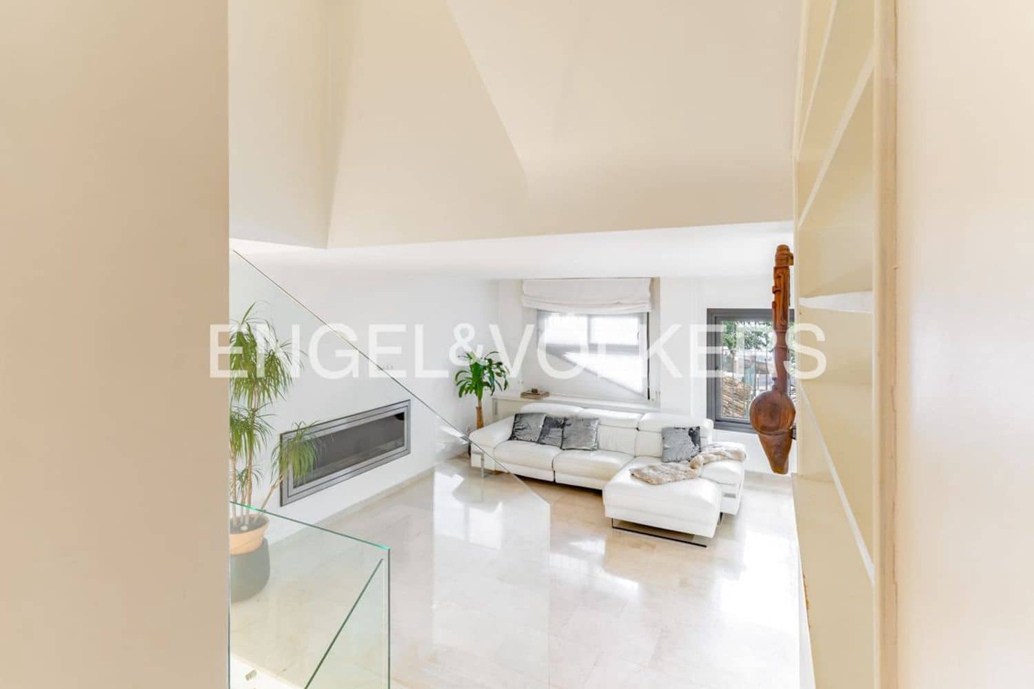 3 bedroom Apartment for sale in Estepona with pool garage - € 430,000 (Ref: 9733522)