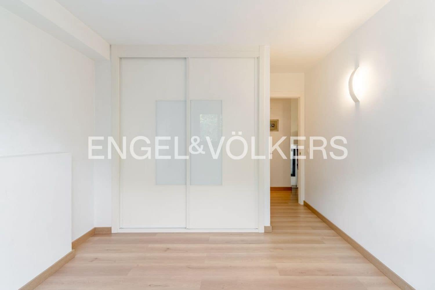 3 bedroom Apartment for sale in Estepona with pool garage - € 430,000 (Ref: 9733522)