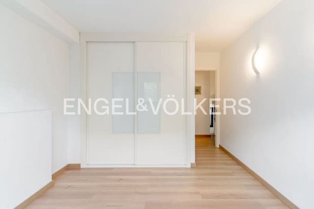 3 quarto Apartamento para venda em Puerto de Estepona, Estepona com piscina garagem - 430 000 € (Ref: 9733522)