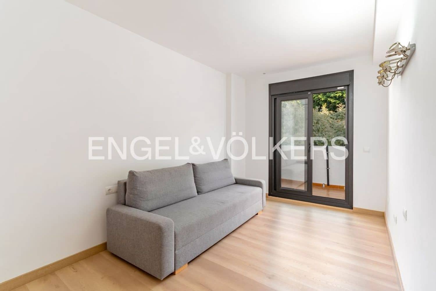 3 bedroom Apartment for sale in Estepona with pool garage - € 430,000 (Ref: 9733522)