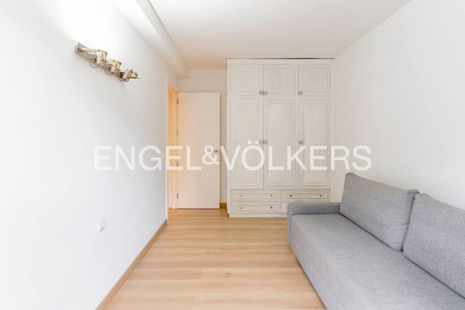 3 bedroom Apartment for sale in Estepona with pool garage - € 430,000 (Ref: 9733522)