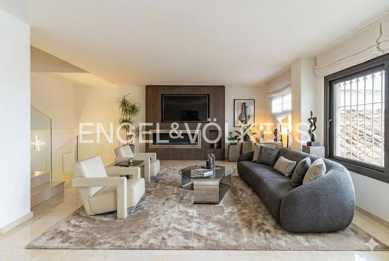 3 bedroom Apartment for sale in Estepona with pool garage - € 430,000 (Ref: 9733522)