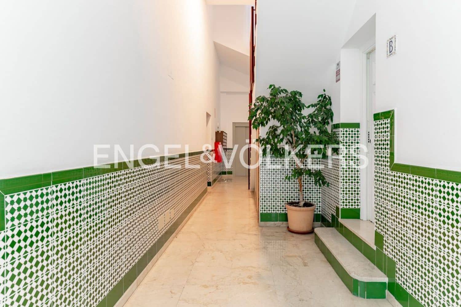 3 bedroom Apartment for sale in Estepona with pool garage - € 430,000 (Ref: 9733522)