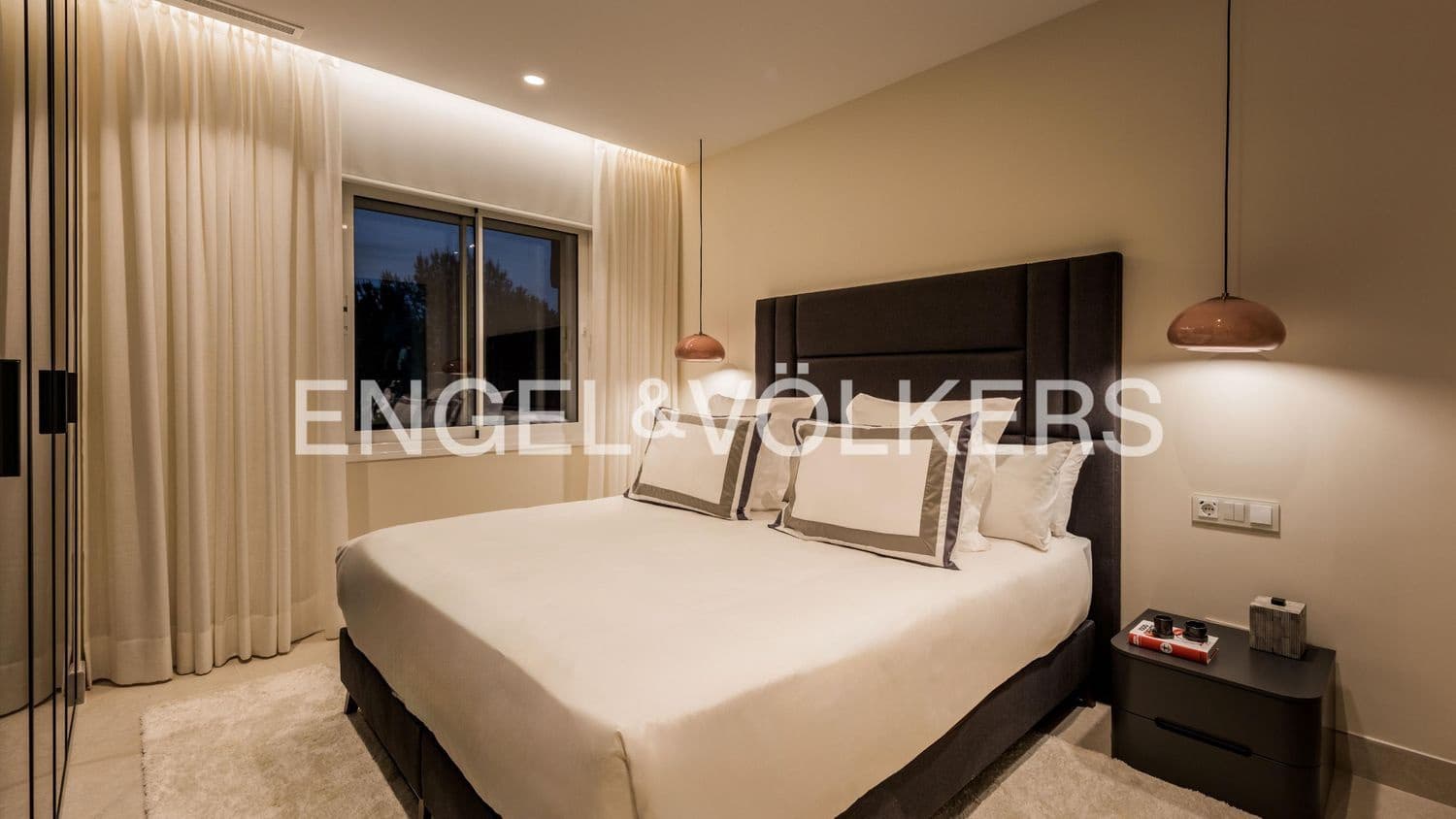 3 Zimmer Apartment zu verkaufen in New Golden Mile mit Pool Garage - 2.395.000 € (Ref: 9733523)