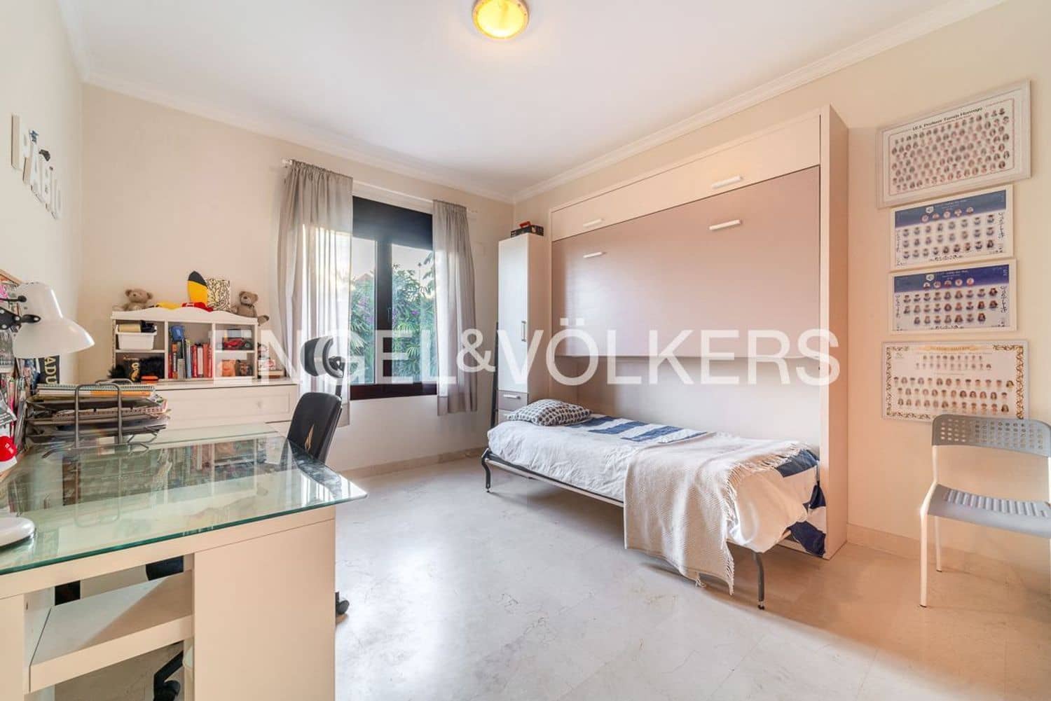 4 quarto Casa em Banda para venda em Estepona com garagem - 665 000 € (Ref: 9733524)