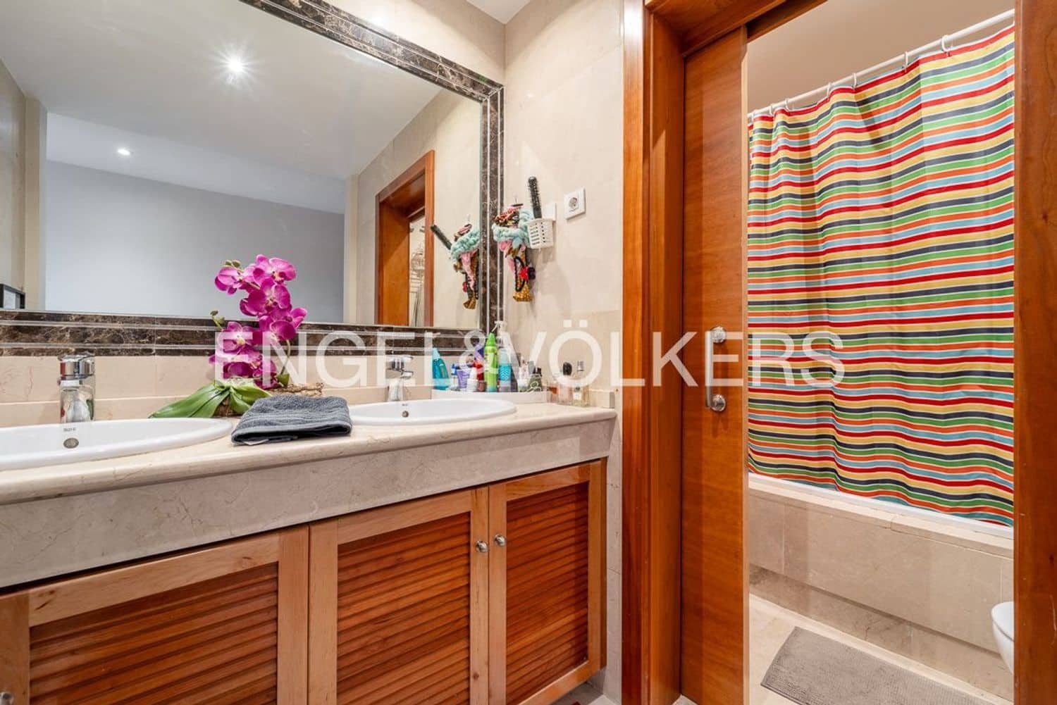 4 quarto Casa em Banda para venda em Estepona com garagem - 665 000 € (Ref: 9733524)