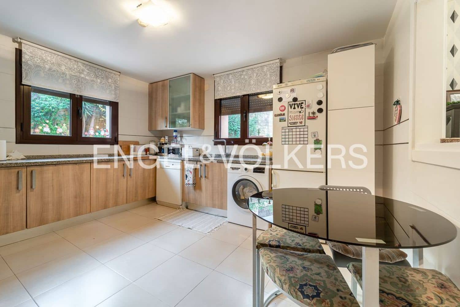 4 quarto Casa em Banda para venda em Estepona com garagem - 665 000 € (Ref: 9733524)