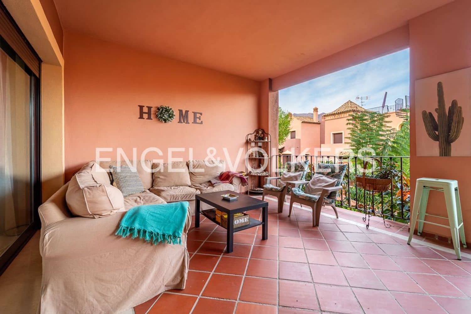 4 quarto Casa em Banda para venda em Estepona com garagem - 665 000 € (Ref: 9733524)