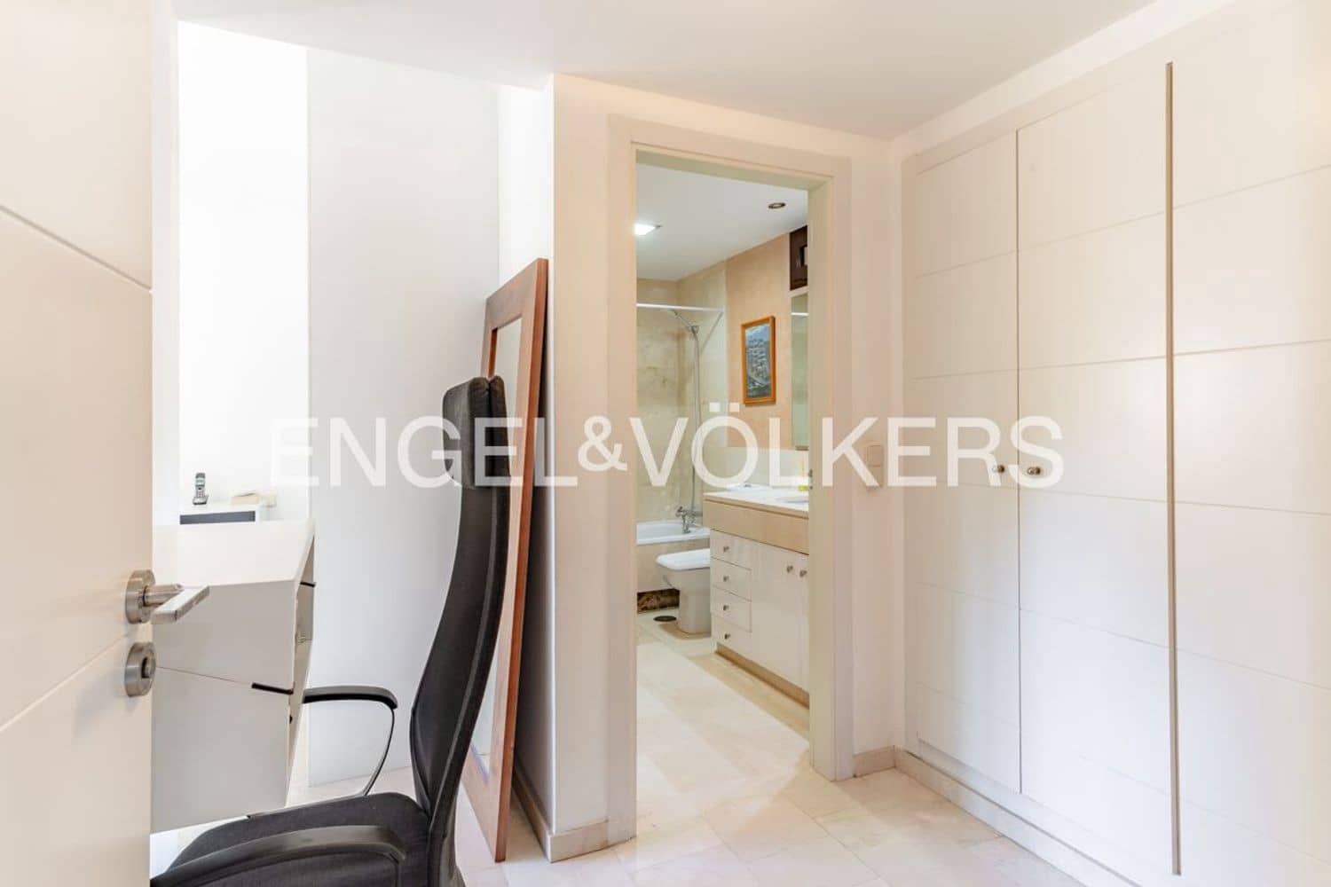 3 chambre Appartement à vendre à Estepona avec piscine garage - 475 000 € (Ref: 9733525)