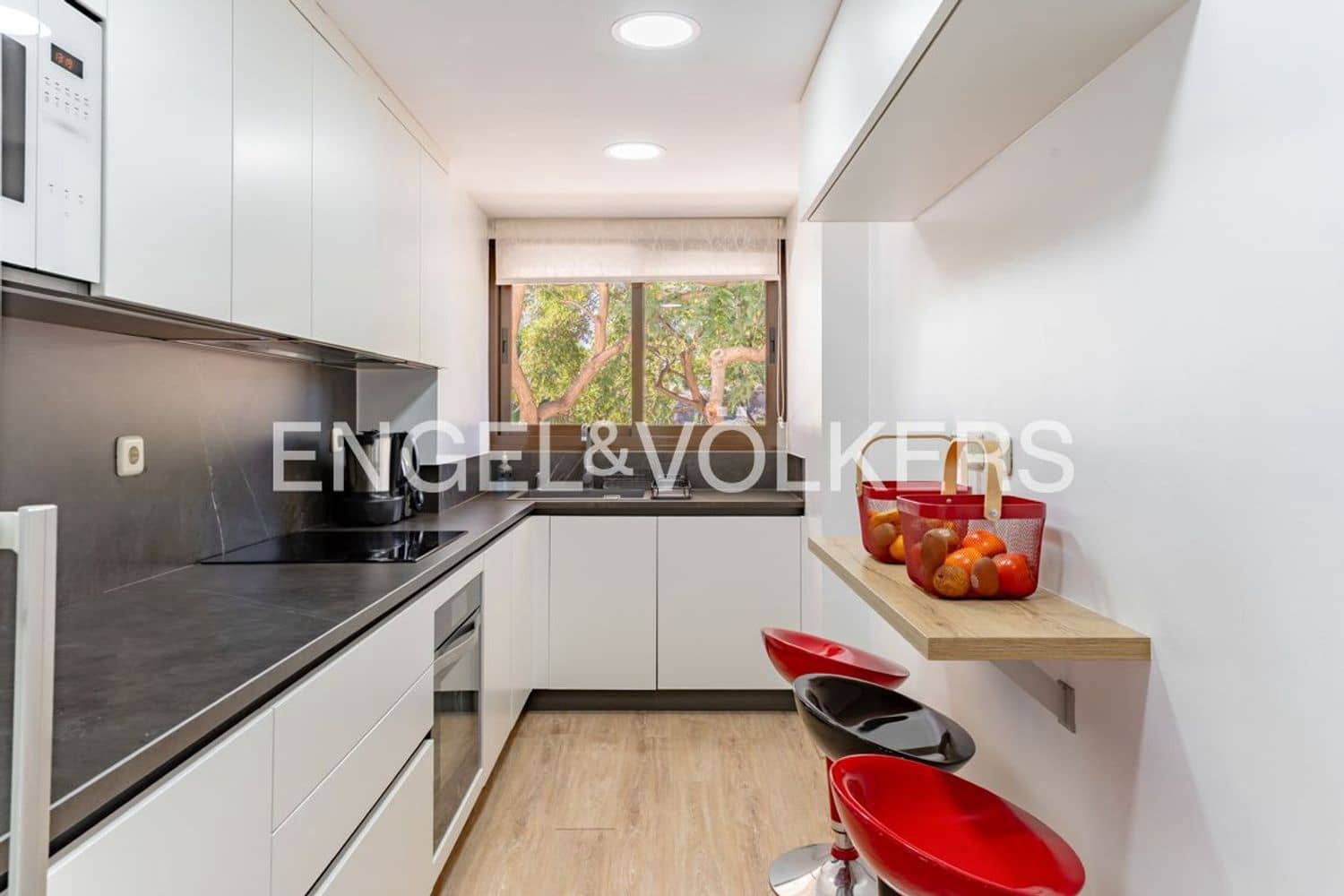 3 chambre Appartement à vendre à Estepona avec piscine garage - 475 000 € (Ref: 9733525)