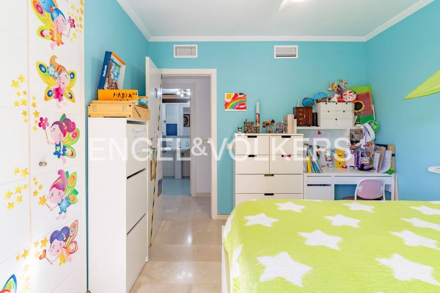 3 chambre Appartement à vendre à Estepona avec piscine garage - 475 000 € (Ref: 9733525)