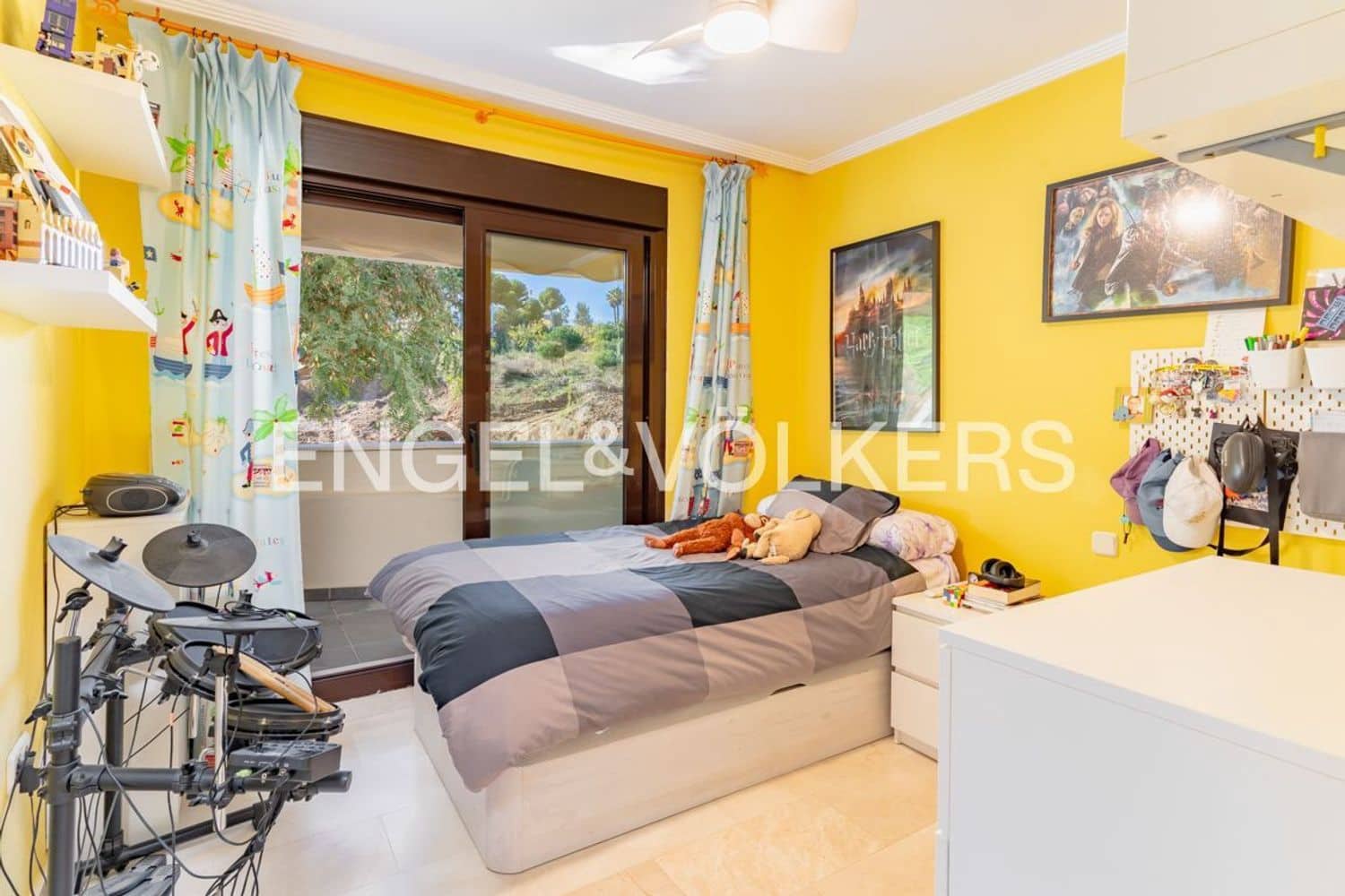 3 chambre Appartement à vendre à Estepona avec piscine garage - 475 000 € (Ref: 9733525)