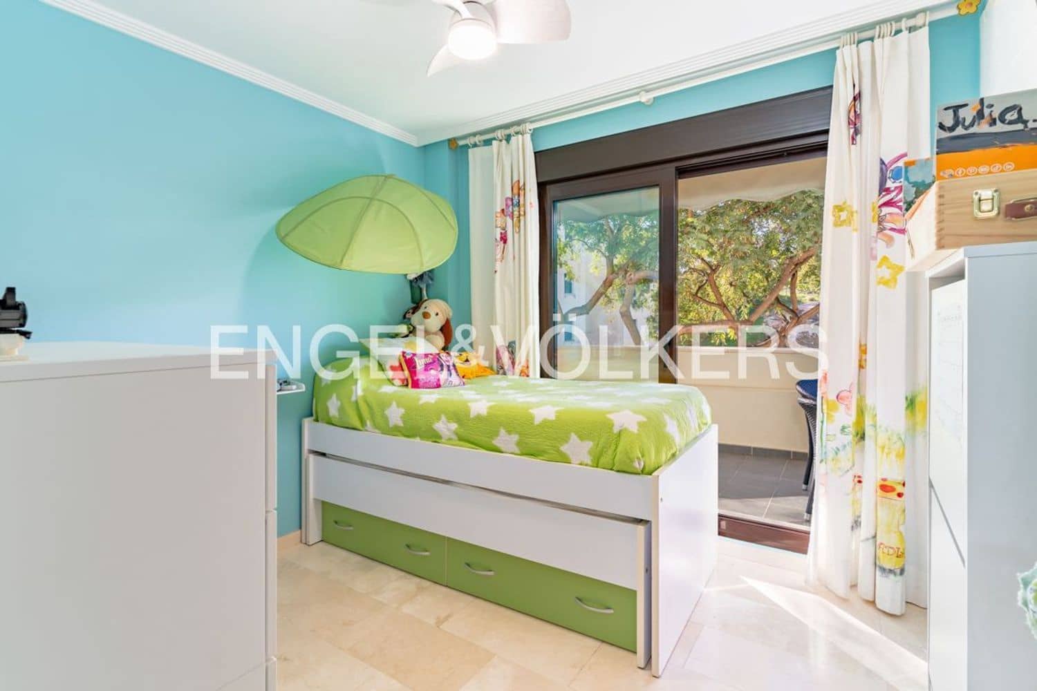 3 chambre Appartement à vendre à Estepona avec piscine garage - 475 000 € (Ref: 9733525)