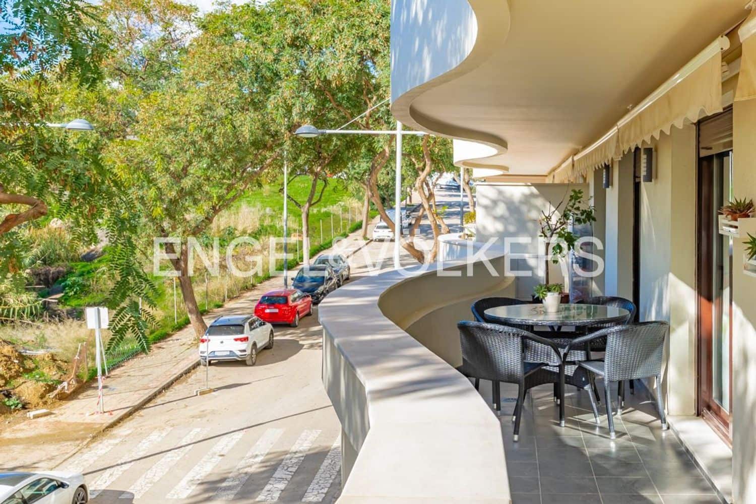 3 chambre Appartement à vendre à Estepona avec piscine garage - 475 000 € (Ref: 9733525)