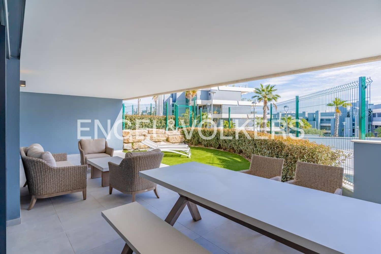 3 bedroom Apartment for sale in Estepona with pool garage - € 515,000 (Ref: 9733526)