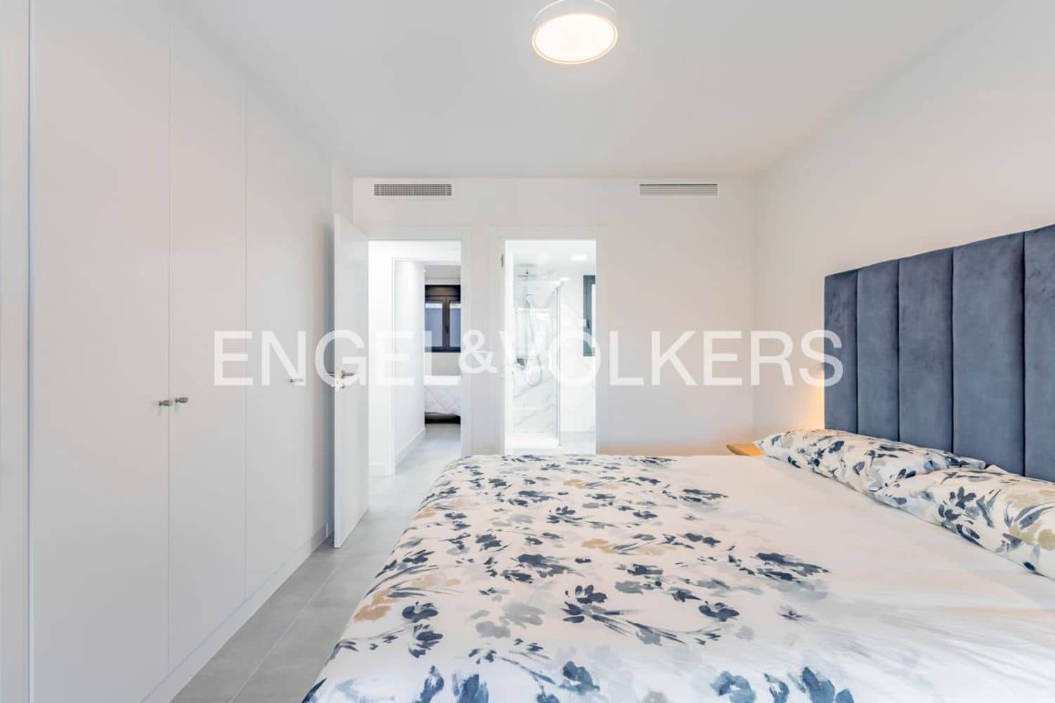 3 bedroom Apartment for sale in Estepona with pool garage - € 515,000 (Ref: 9733526)