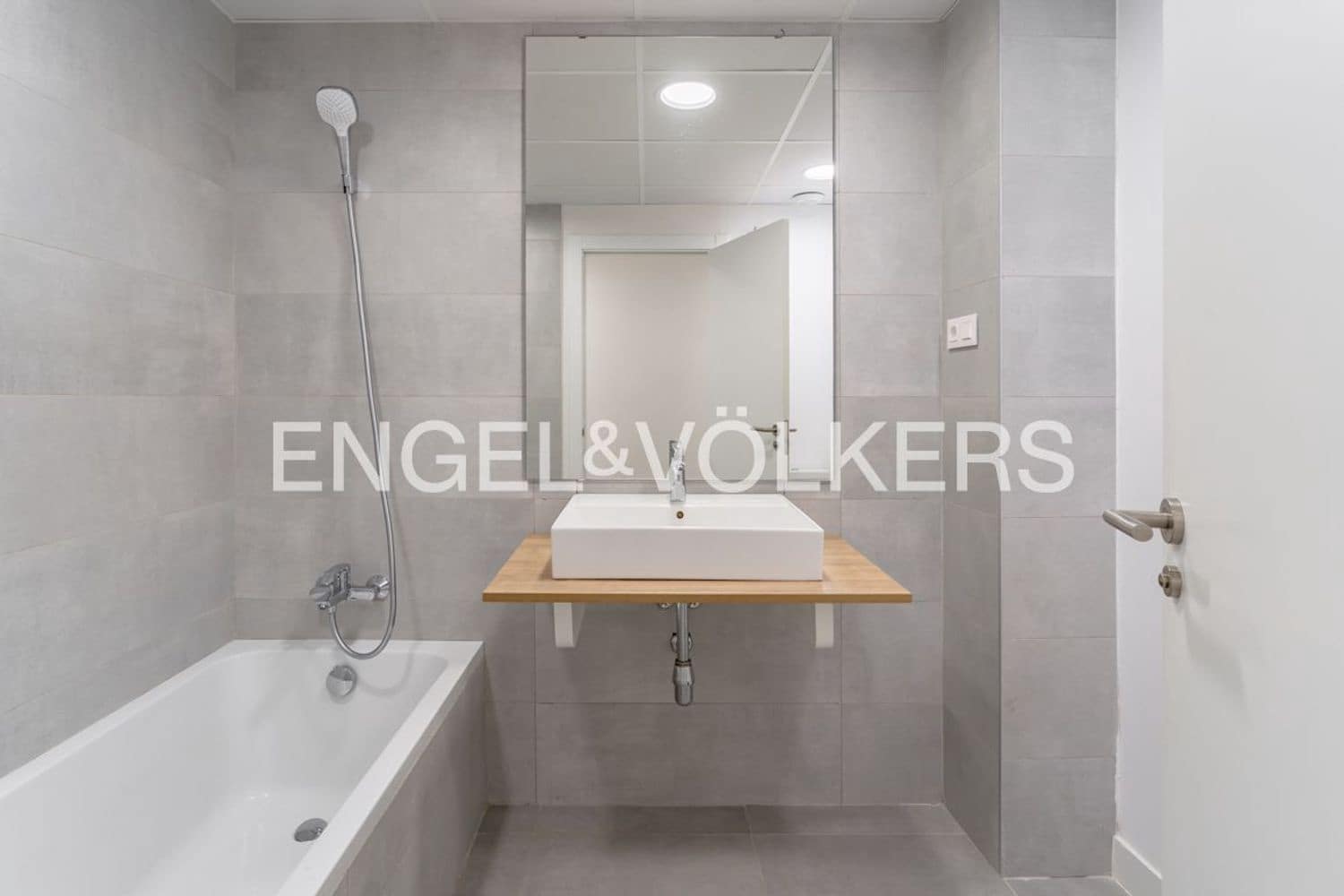 3 bedroom Apartment for sale in Estepona with pool garage - € 515,000 (Ref: 9733526)