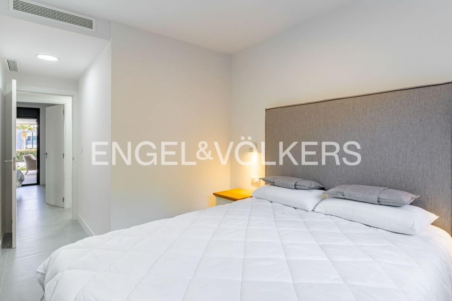 3 bedroom Apartment for sale in Estepona with pool garage - € 515,000 (Ref: 9733526)