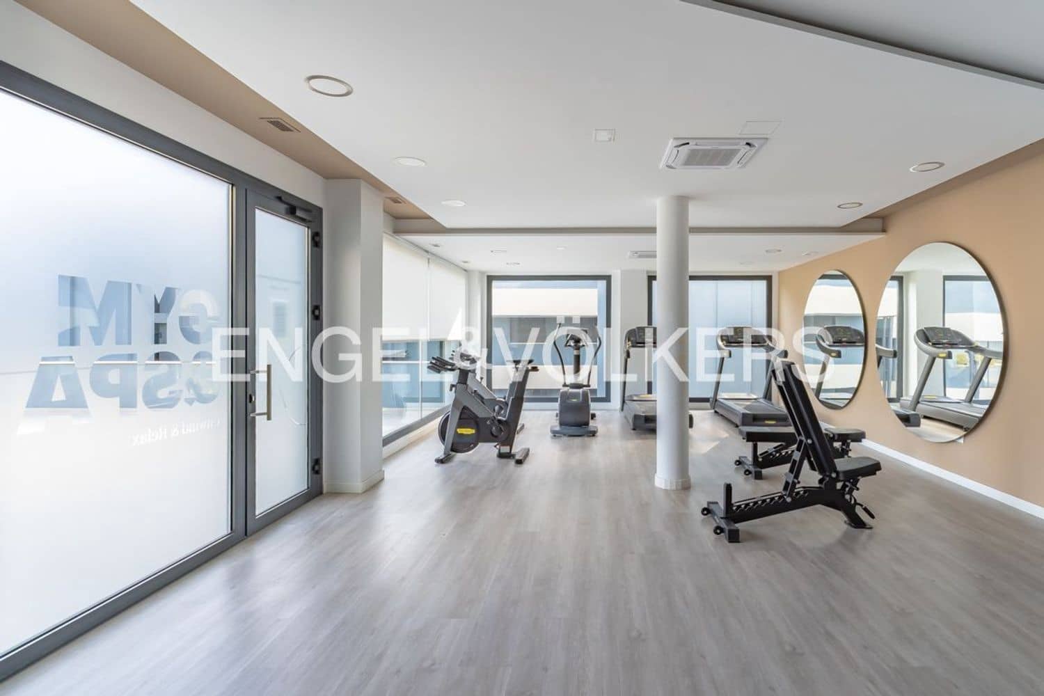 3 bedroom Apartment for sale in Estepona with pool garage - € 515,000 (Ref: 9733526)