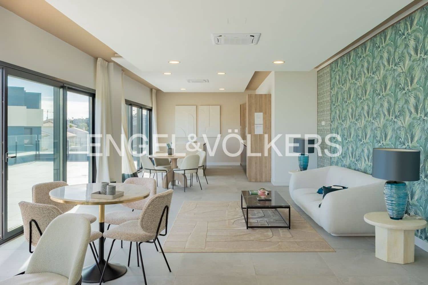 3 bedroom Apartment for sale in Estepona with pool garage - € 515,000 (Ref: 9733526)