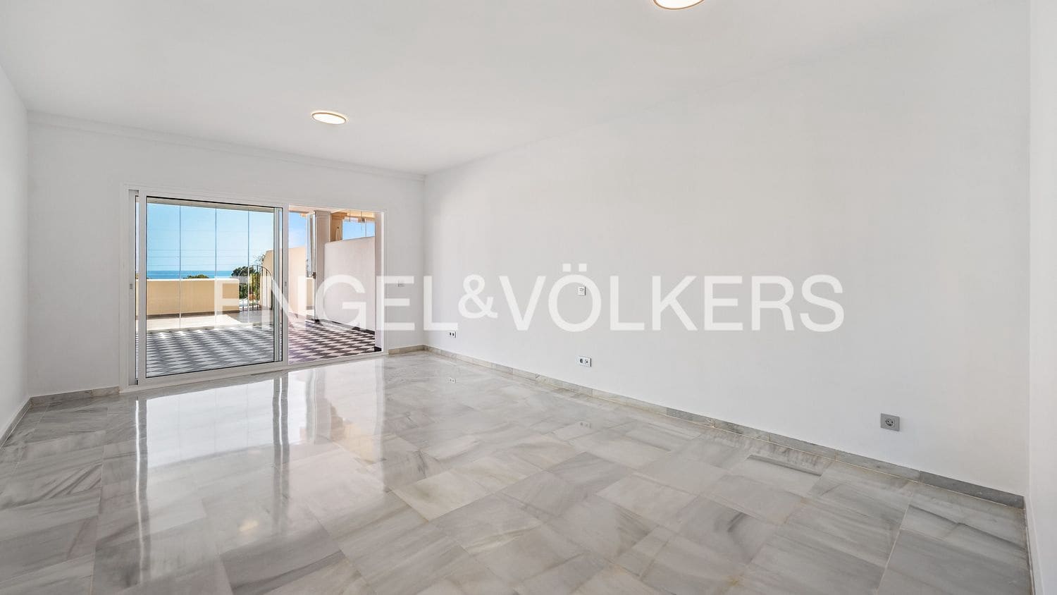 2 bedroom Apartment for sale in New Golden Mile with pool garage - € 820,000 (Ref: 9733527)