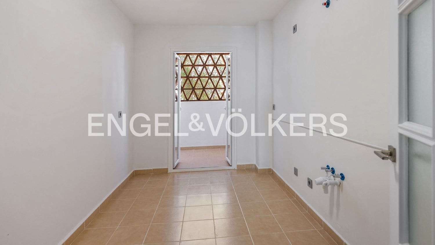 2 bedroom Apartment for sale in New Golden Mile with pool garage - € 820,000 (Ref: 9733527)