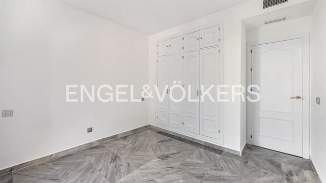 2 bedroom Apartment for sale in La Concha - Resina Golf, Estepona with pool garage - € 820,000 (Ref: 9733527)