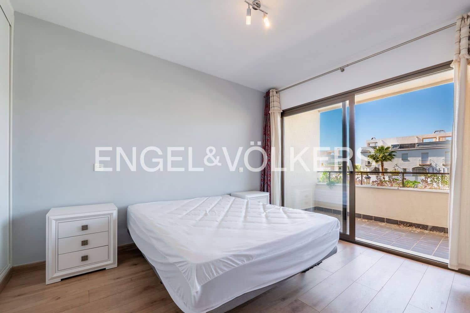 2 sovrum Lägenhet till salu i New Golden Mile med pool garage - 350 000 € (Ref: 9733528)