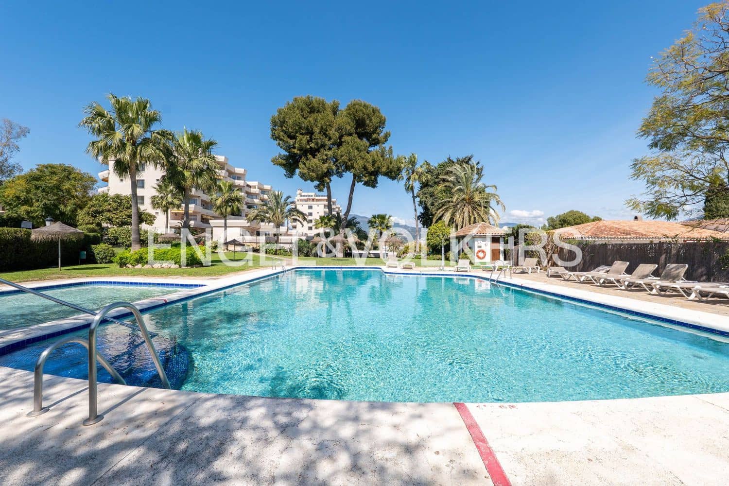 2 sovrum Lägenhet till salu i New Golden Mile med pool garage - 350 000 € (Ref: 9733528)