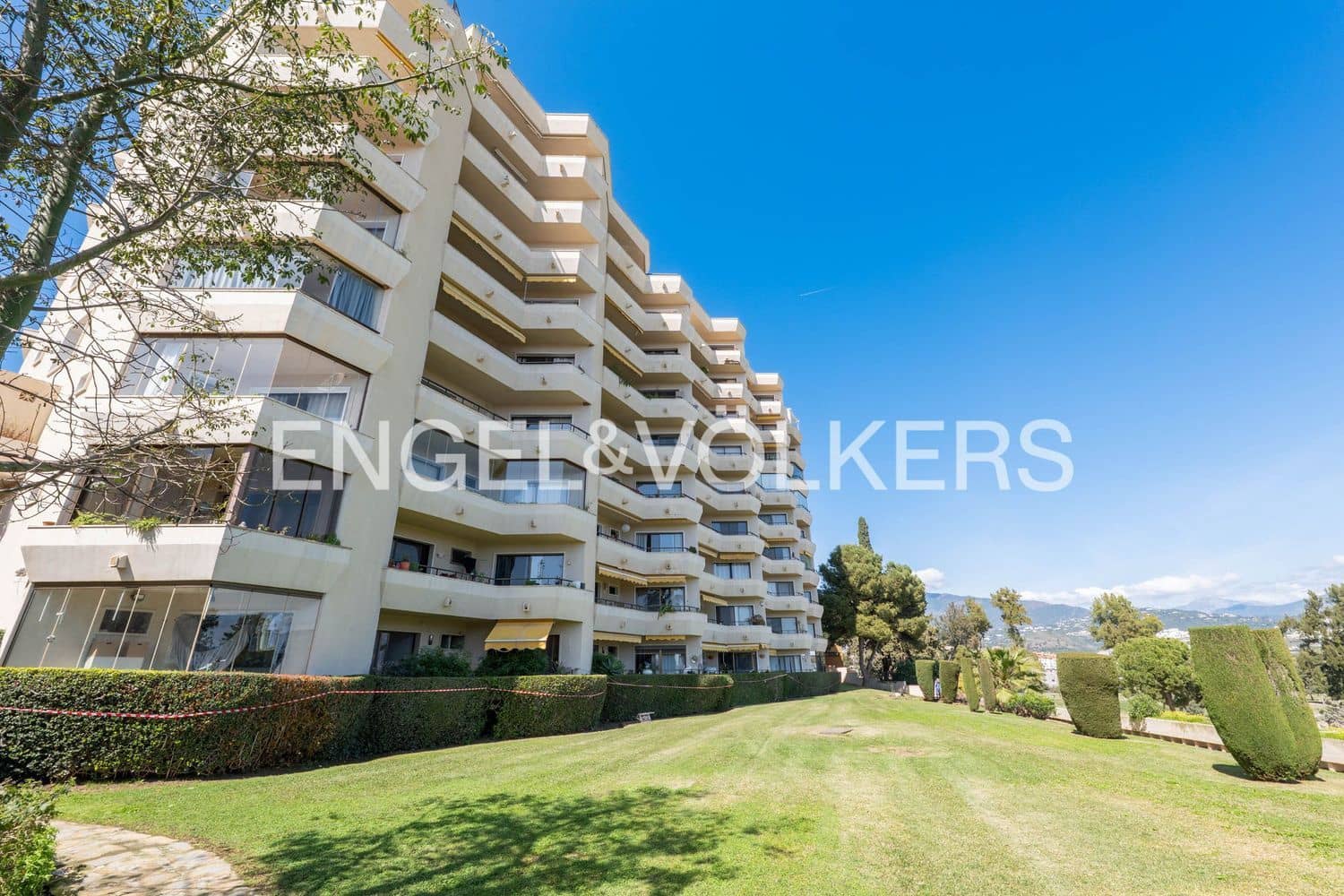 2 sovrum Lägenhet till salu i New Golden Mile med pool garage - 350 000 € (Ref: 9733528)