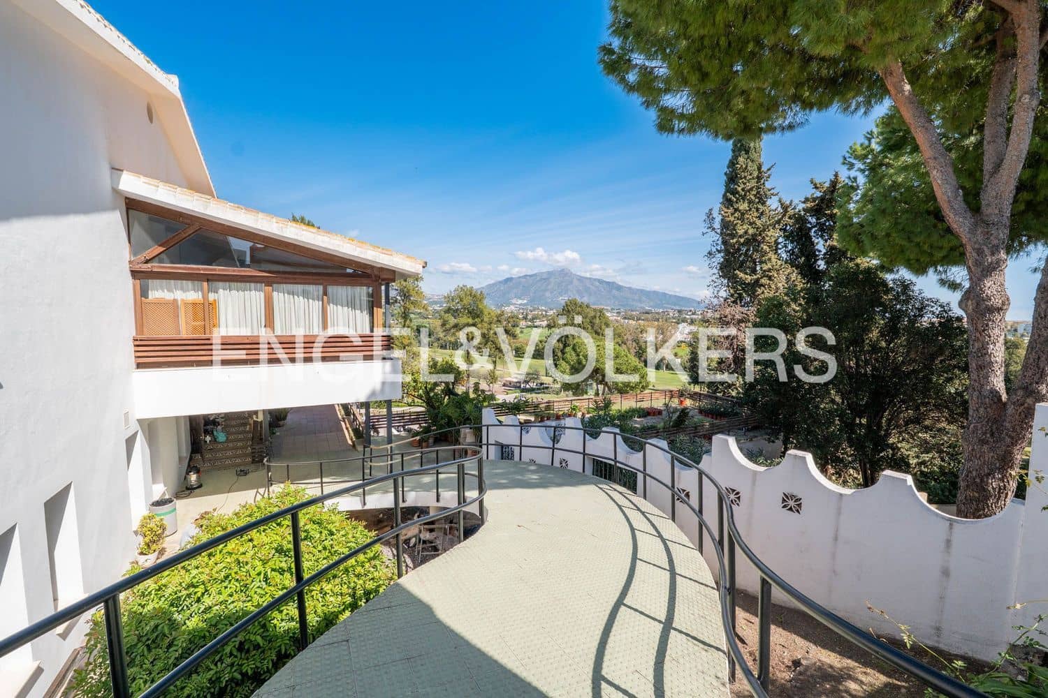 2 sovrum Lägenhet till salu i New Golden Mile med pool garage - 350 000 € (Ref: 9733528)