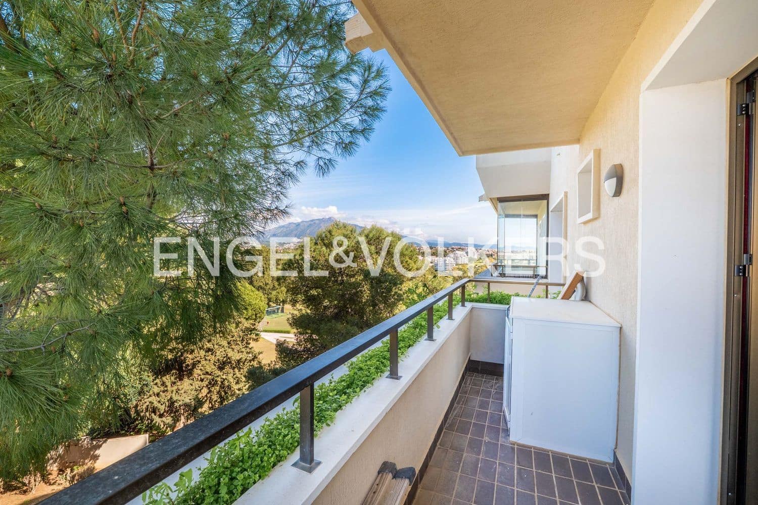 2 sovrum Lägenhet till salu i New Golden Mile med pool garage - 350 000 € (Ref: 9733528)