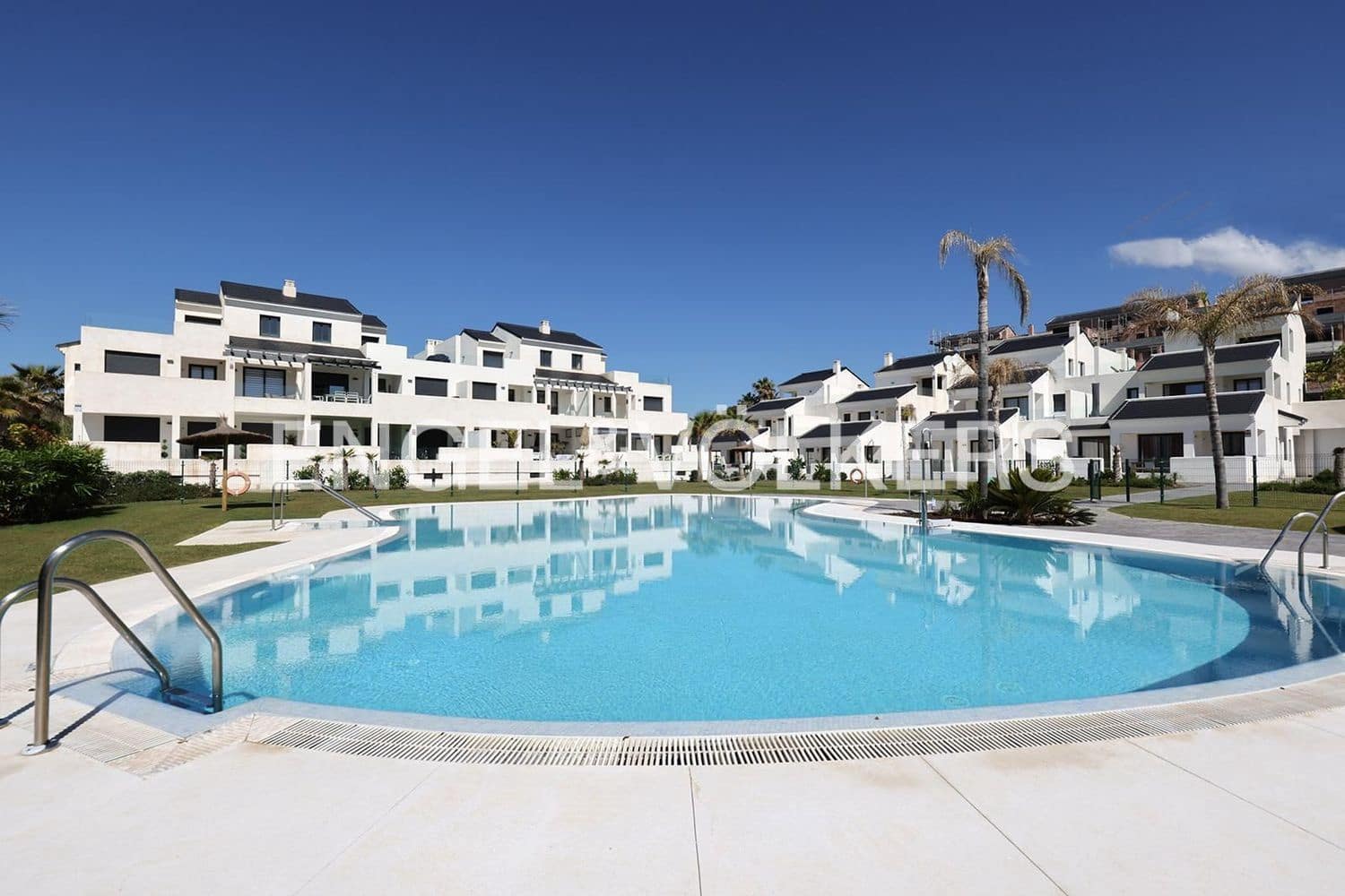 3 soveværelse Lejlighed til salg i Bahia Dorada med swimmingpool garage - € 650.000 (Ref: 9733529)