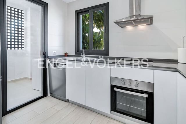 3 sypialnia Apartament na sprzedaż w Bahía Dorada, Estepona z basenem garażem - 650 000 € (Ref: 9733529)