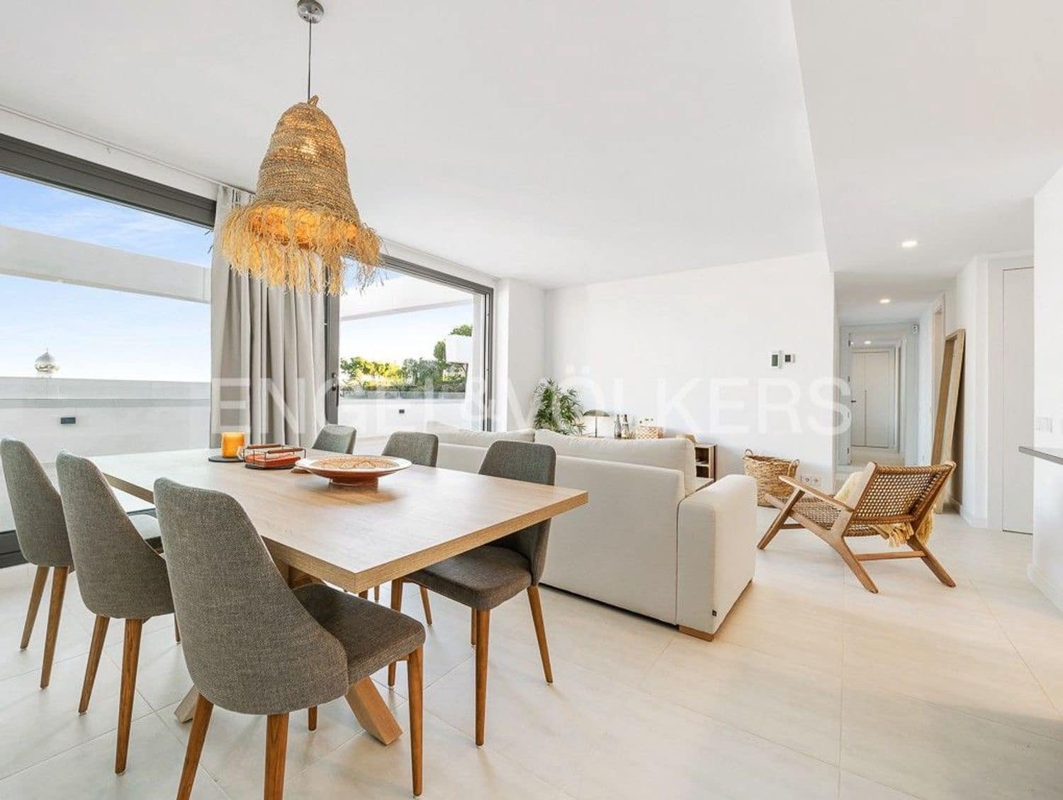 3 bedroom Apartment for sale in New Golden Mile with pool garage - € 635,000 (Ref: 9733530)