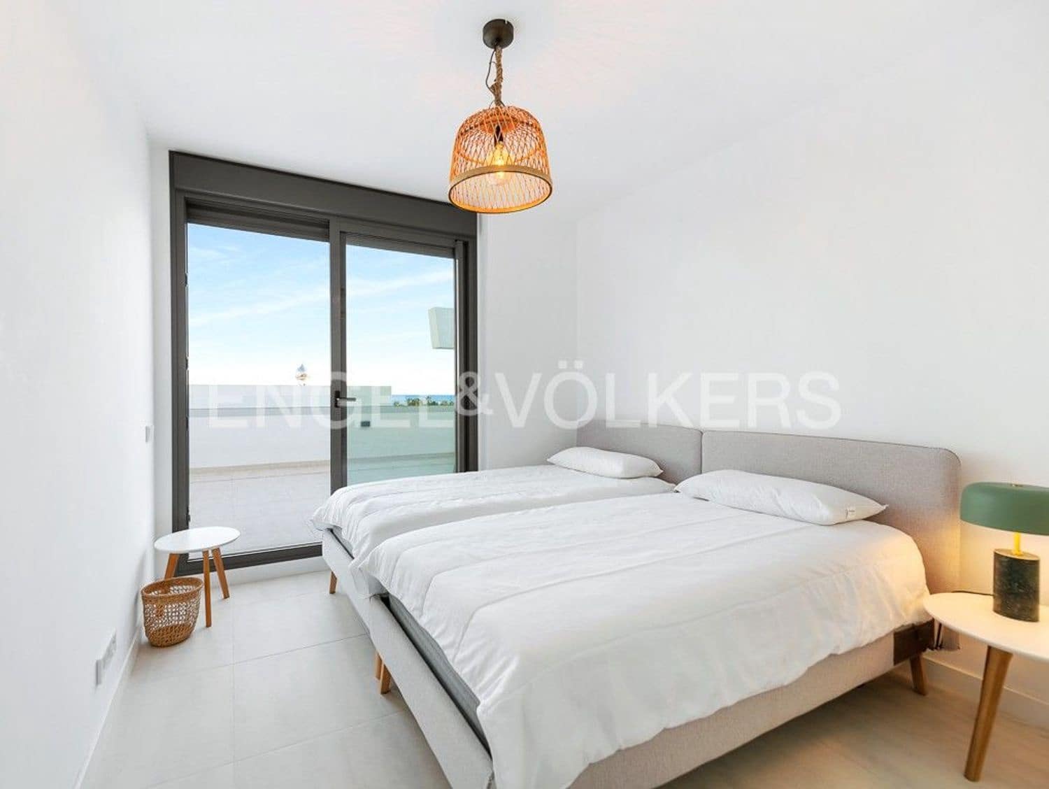 3 bedroom Apartment for sale in New Golden Mile with pool garage - € 635,000 (Ref: 9733530)