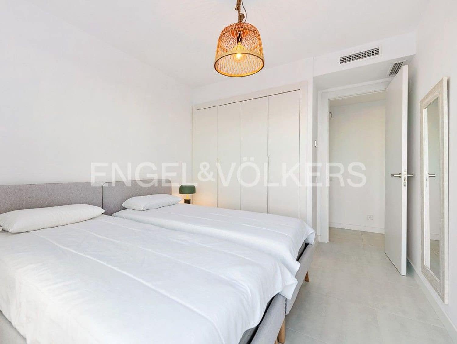 3 bedroom Apartment for sale in New Golden Mile with pool garage - € 635,000 (Ref: 9733530)