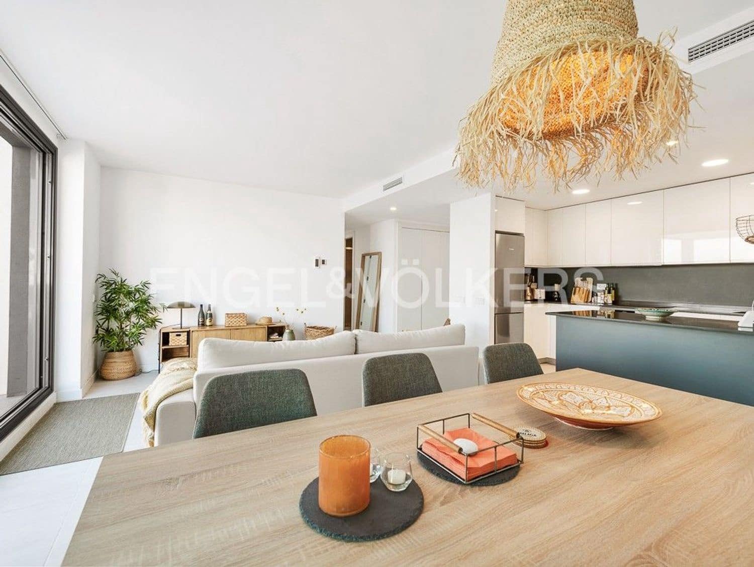 3 bedroom Apartment for sale in New Golden Mile with pool garage - € 635,000 (Ref: 9733530)