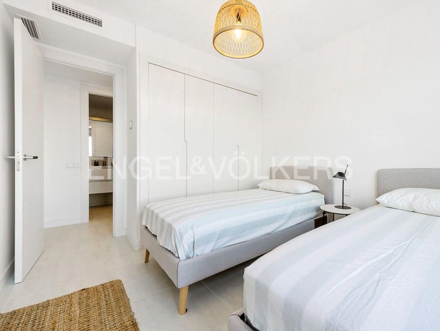 3 bedroom Apartment for sale in New Golden Mile with pool garage - € 635,000 (Ref: 9733530)