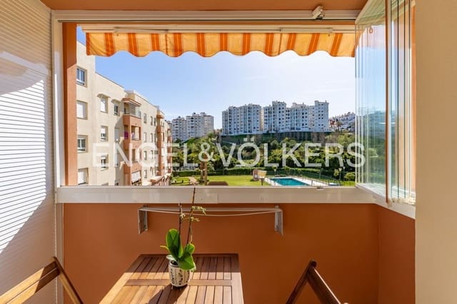 3 chambre Appartement à vendre à Huerta Nueva, Estepona avec piscine garage - 425 000 € (Ref: 9733532)