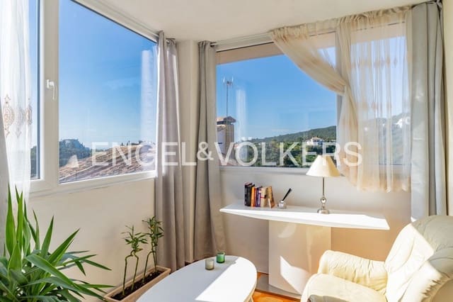 3 makuuhuone Omakotitalo myytävänä paikassa Altos de Estepona, Estepona mukana uima-altaan 
autotalli - 429 000 € (Ref: 9733533)