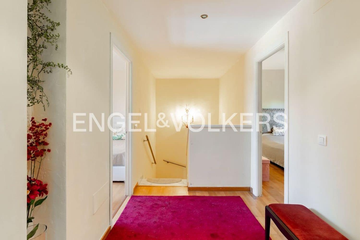 3 makuuhuone Omakotitalo myytävänä paikassa Estepona mukana uima-altaan 
autotalli - 429 000 € (Ref: 9733533)