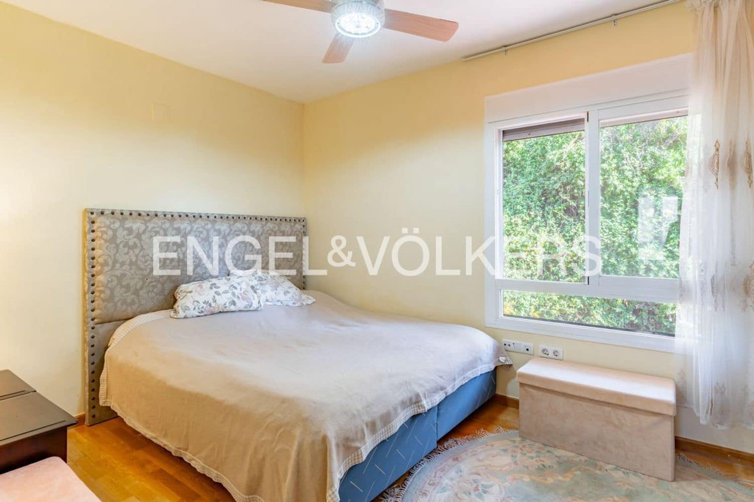 3 makuuhuone Omakotitalo myytävänä paikassa Estepona mukana uima-altaan 
autotalli - 429 000 € (Ref: 9733533)