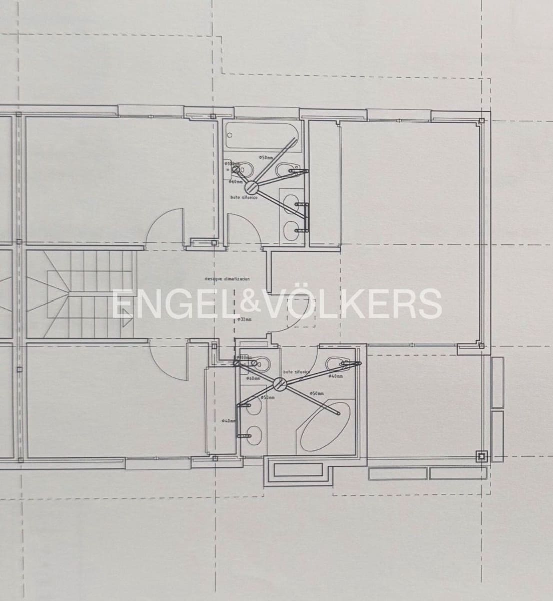 3 makuuhuone Omakotitalo myytävänä paikassa Estepona mukana uima-altaan 
autotalli - 429 000 € (Ref: 9733533)
