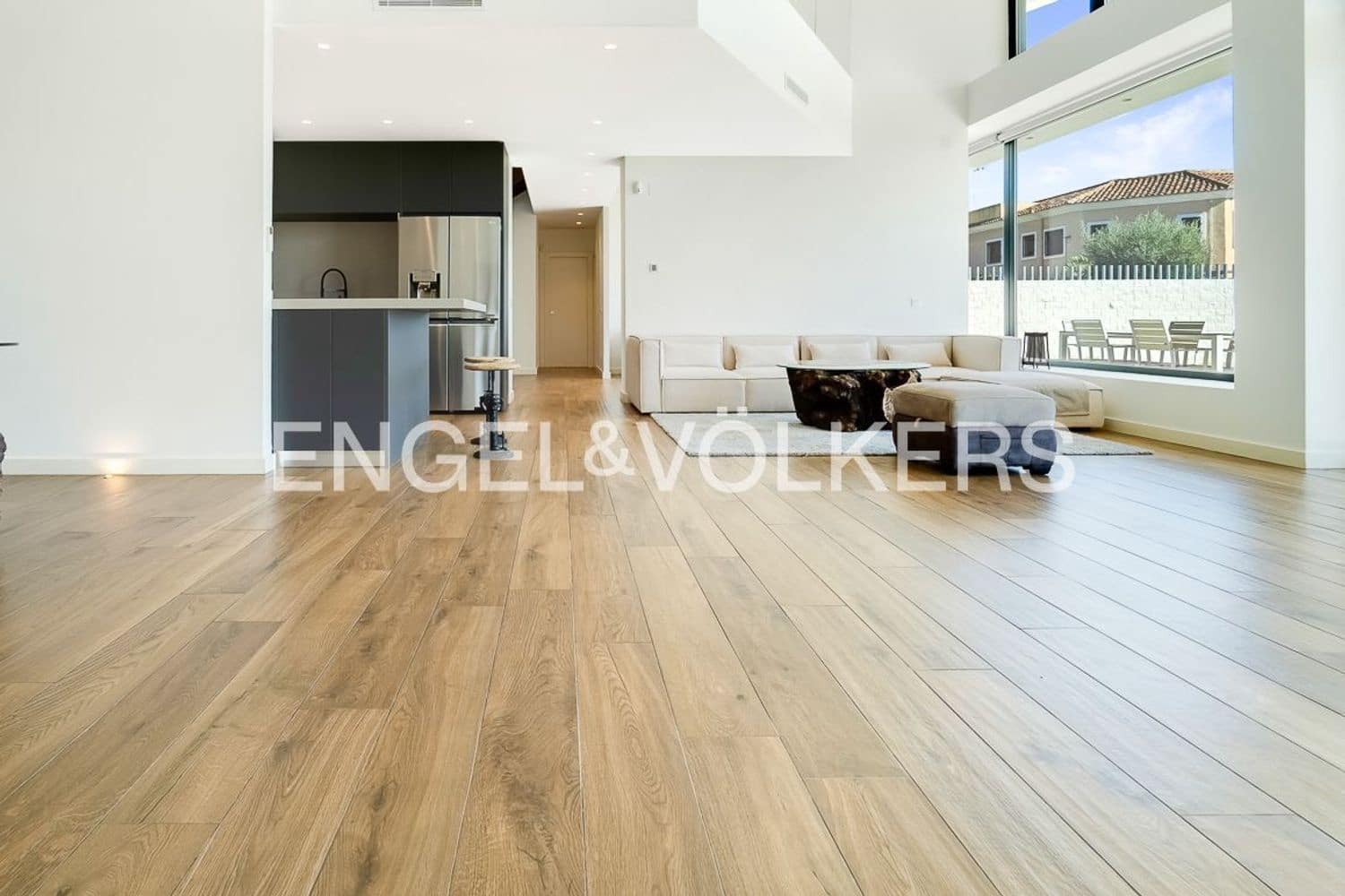 3 bedroom Villa for sale in Estepona with pool garage - € 2,190,000 (Ref: 9733534)