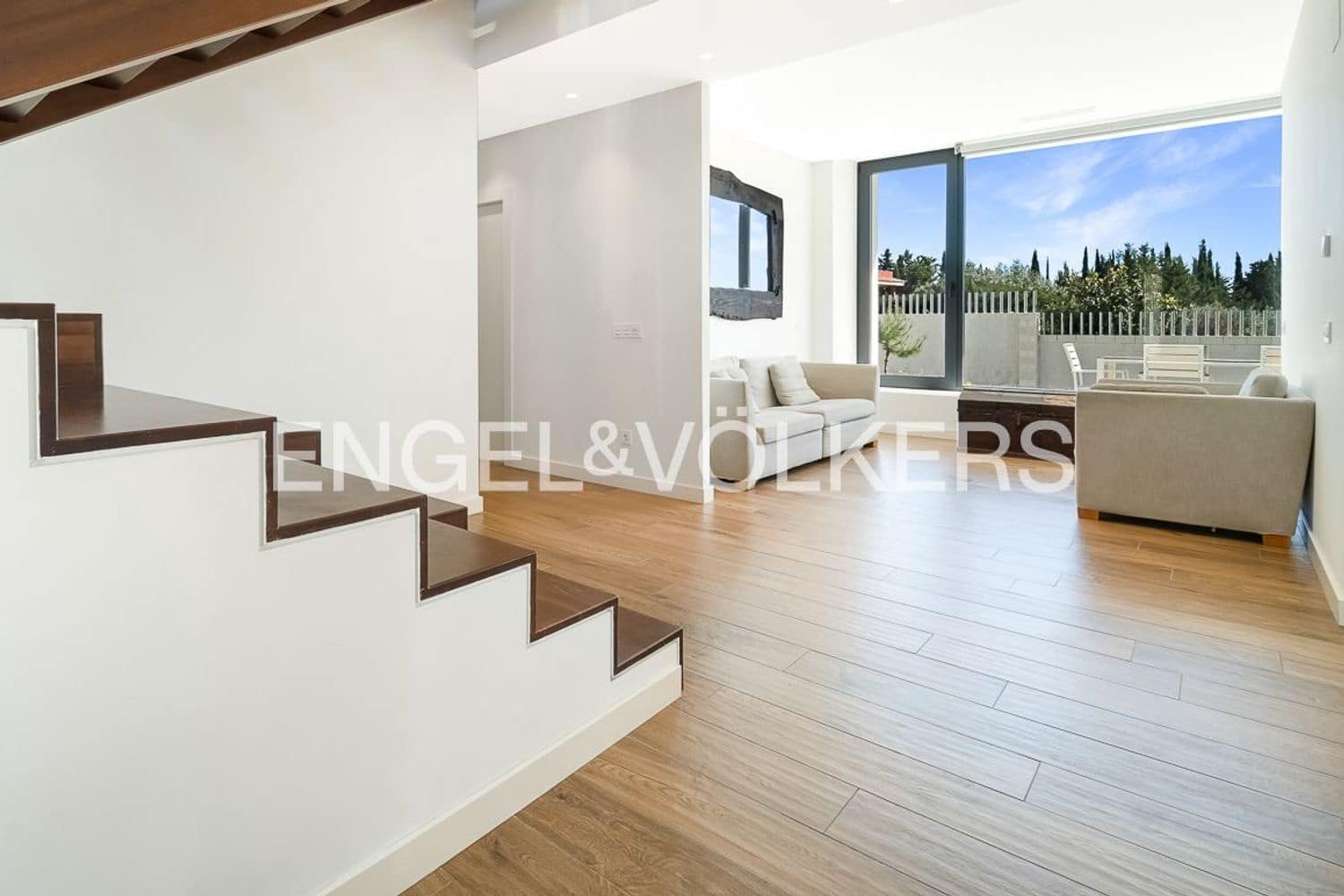 3 bedroom Villa for sale in Estepona with pool garage - € 2,190,000 (Ref: 9733534)