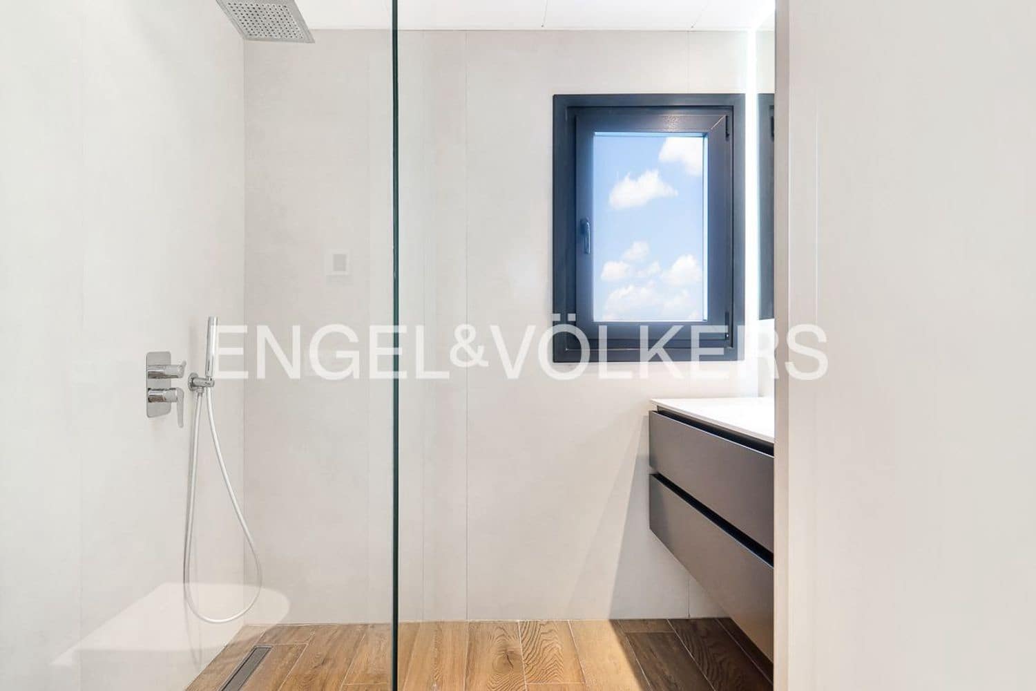 3 bedroom Villa for sale in Estepona with pool garage - € 2,190,000 (Ref: 9733534)