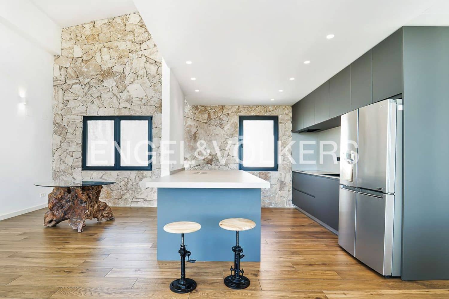 3 bedroom Villa for sale in Estepona with pool garage - € 2,190,000 (Ref: 9733534)